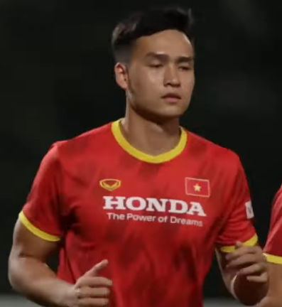 Hồ sơ Bùi Hoàng Việt Anh: Trung vệ 26 tuổi của CAHN và lý do anh là chìa khóa cho ngôi vô địch V-League 2025-26